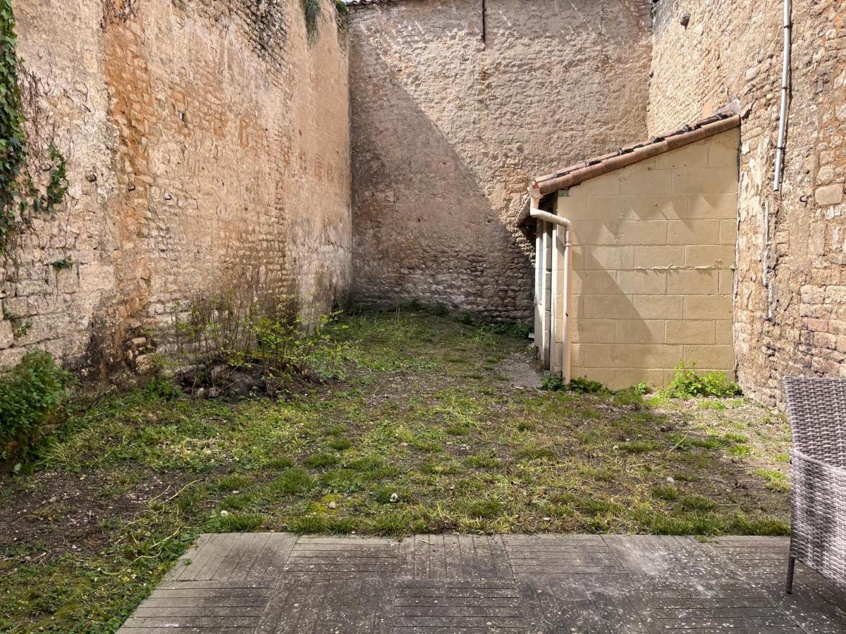 Appartement Renove - Wifi - Jardin - Centre De Niort Dış mekan fotoğraf